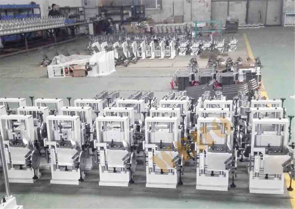 ¿Cómo funciona una máquina enchapadora de cantos?